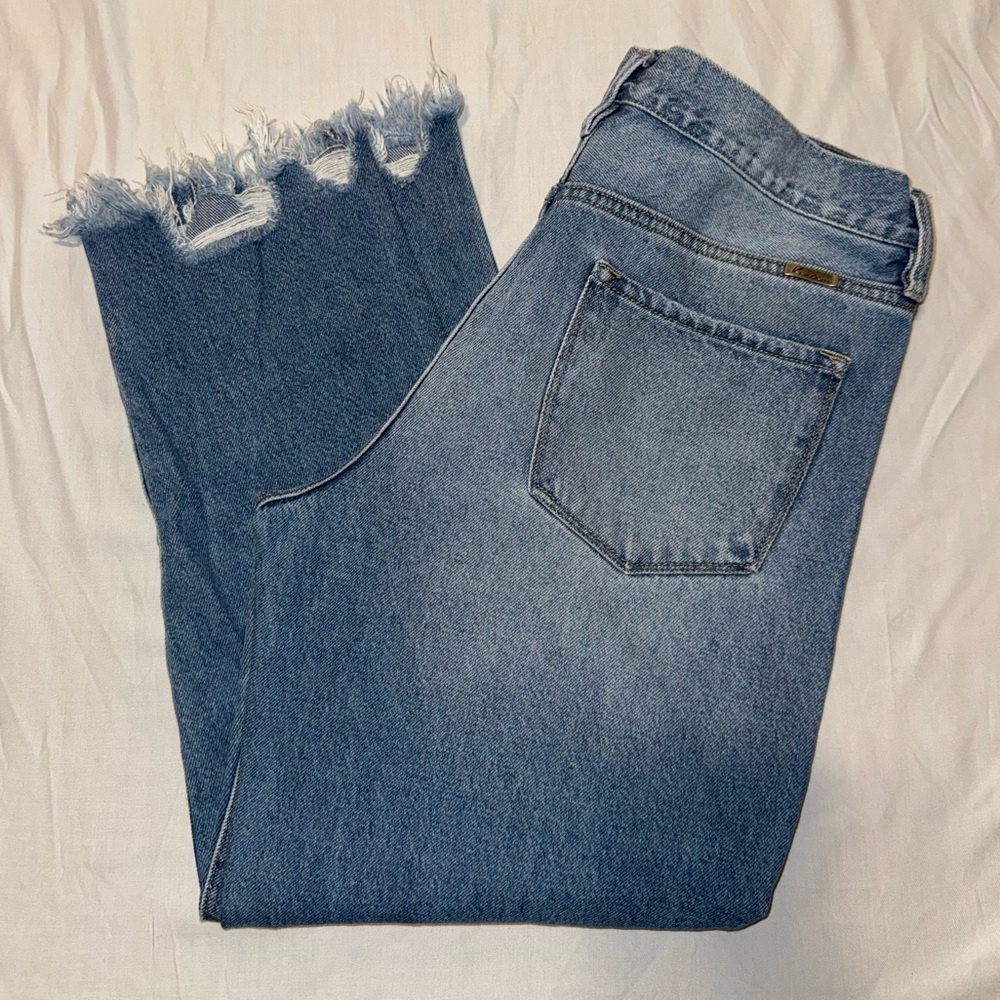 KanCan distressed crop jeans